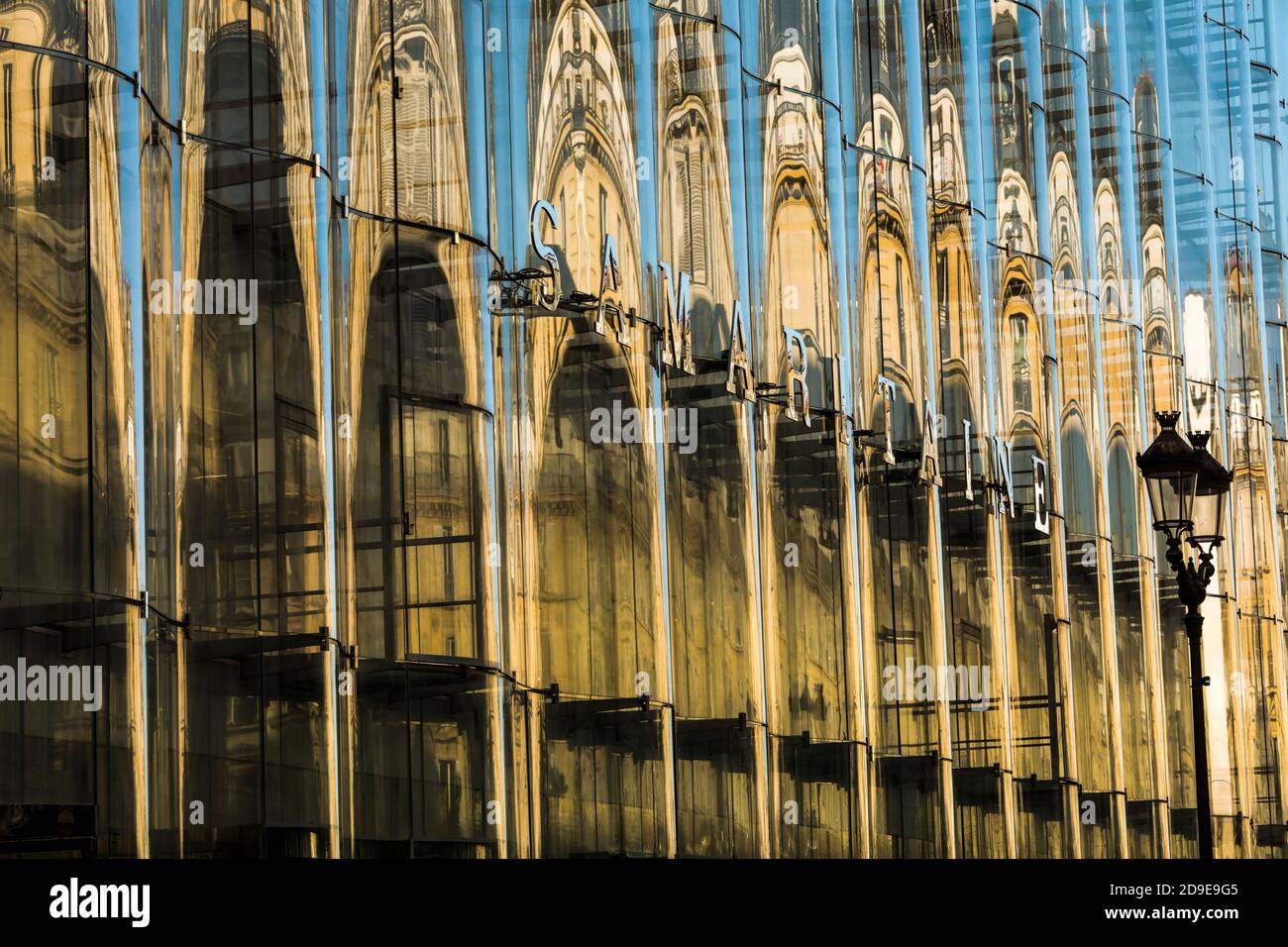 LA SAMARITAINE IS ONLY WAITING FOR THE PERFECT TIME TO REOPEN Stock Photo