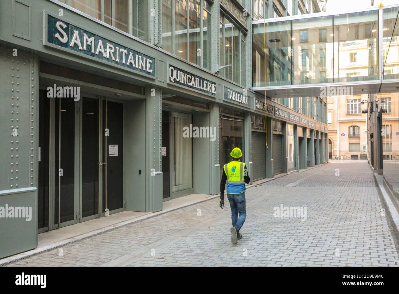 LA SAMARITAINE IS ONLY WAITING FOR THE PERFECT TIME TO REOPEN Stock Photo