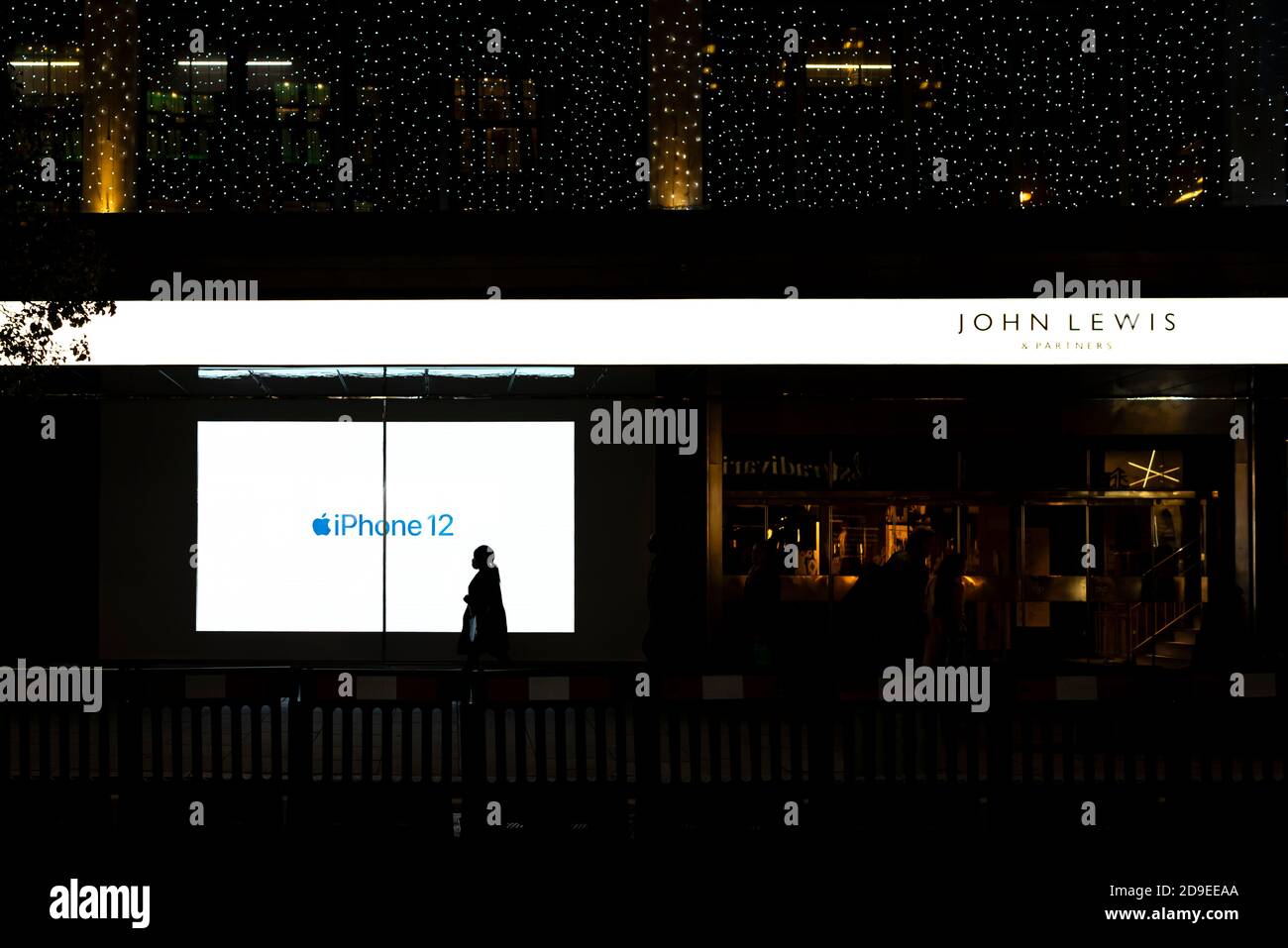 Oxford streets have their Christmas lights switch on for the 2020