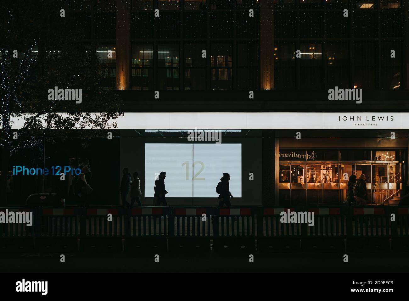 Oxford streets have their Christmas lights switch on for the 2020