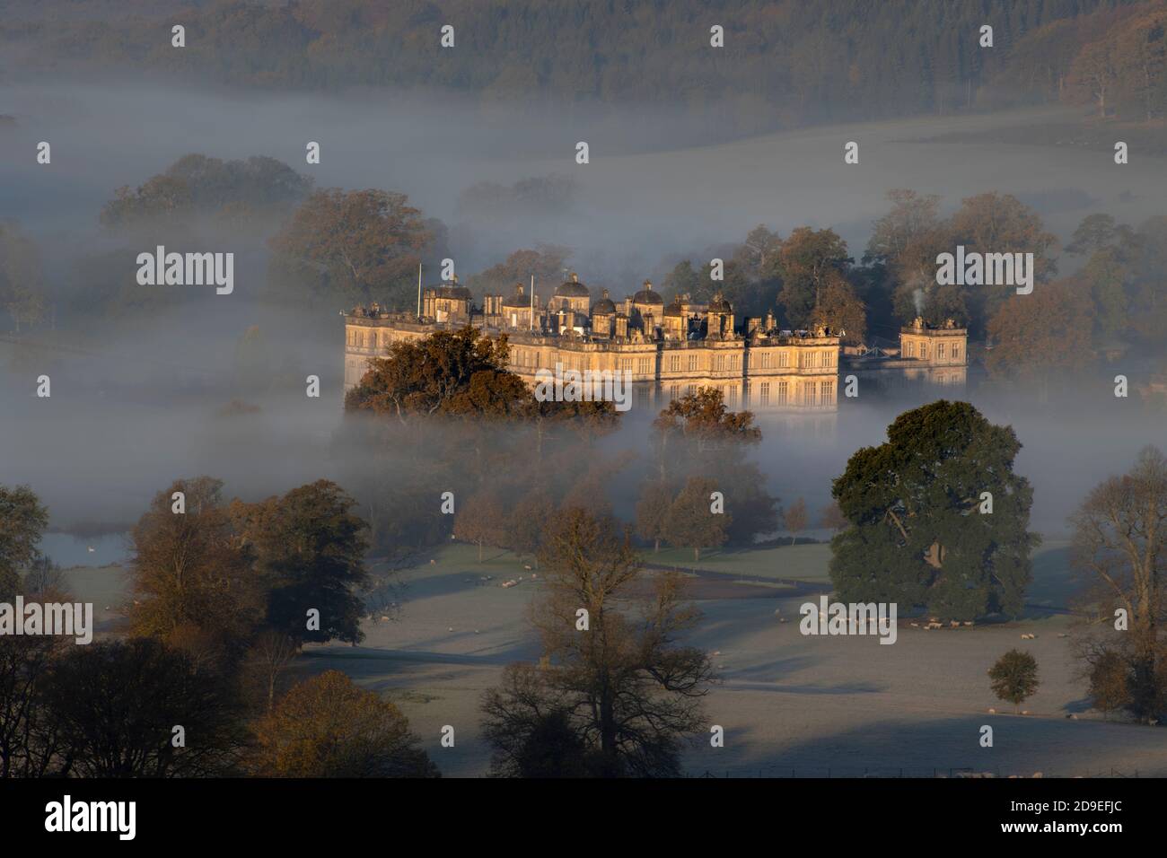 Longleat House on the longleat estate in the cheddar gorge on a mistyautumn morning Stock Photo