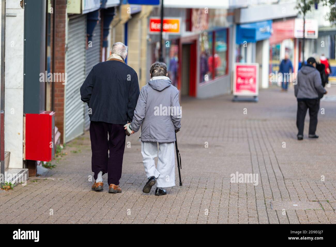 Halesowen, West Midlands, UK. 5th Nov, 2020. Shoppers in the main street in Halesowen, West Midlands, on the first day of the current lockdown measures. Credit: Peter Lopeman/Alamy Live News Stock Photo