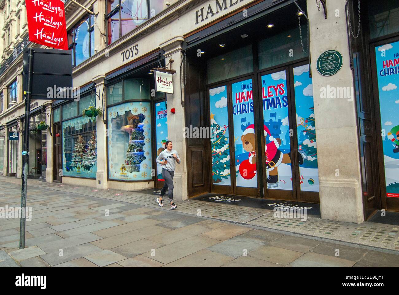Hamleys oxford street hires stock photography and images Alamy