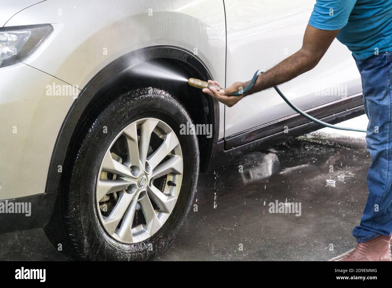 Spray washing hires stock photography and images Alamy