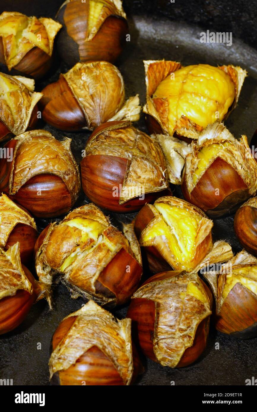 Cast iron roasting pan hires stock photography and images Alamy