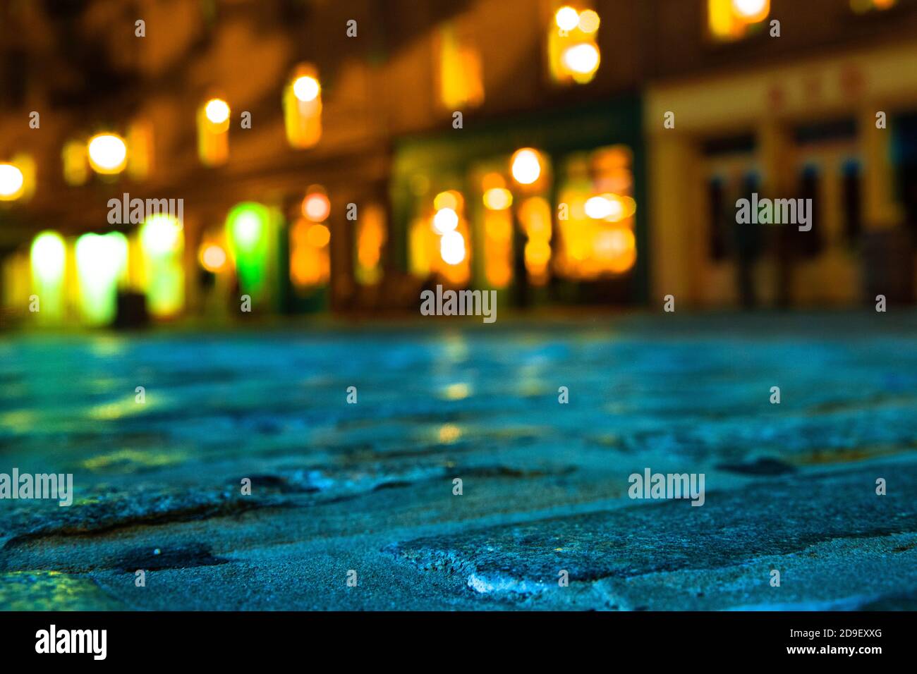 Blurry dark background image hi-res stock photography and images - Alamy