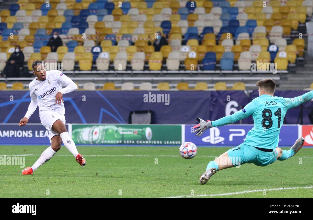 Kyiv Ukraine November 3 2020 Alassane Plea Of Monchengladbach Scores A Goal During The Uefa Champions League Game Against Shakhtar Donetsk At Nsc Olimpiyskyi Stadium In Kyiv Stock Photo Alamy