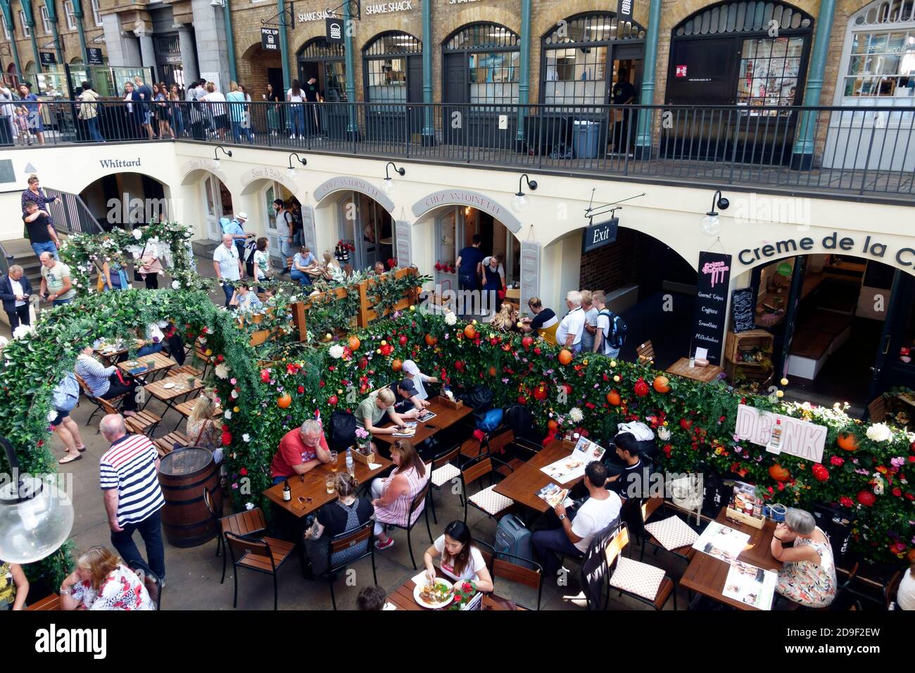 People eating Al Fresco in the Market Covent Garden Market at Covent