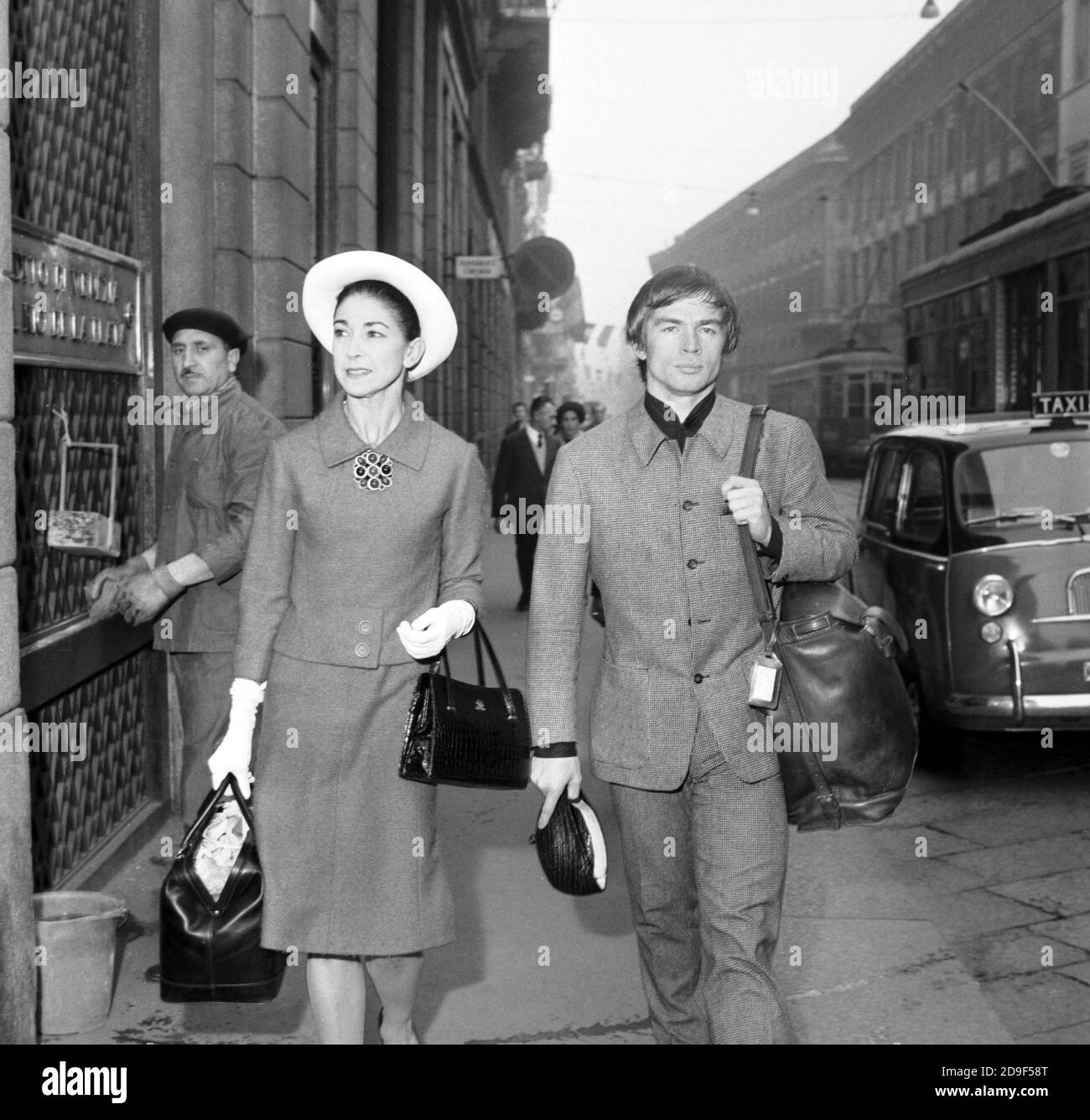Rudolf nureyev and margot fonteyn hi-res stock photography and images ...