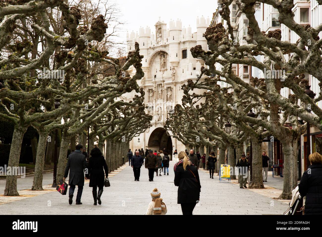 Paseo por el Paseo del Espolón
