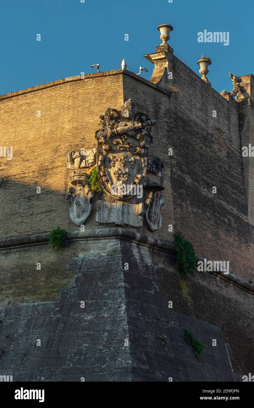 Angular frieze that adorns the Vatican walls in Rome. Rome, Lazio, Città del Vaticano, Italy, Europe. Stock Photo