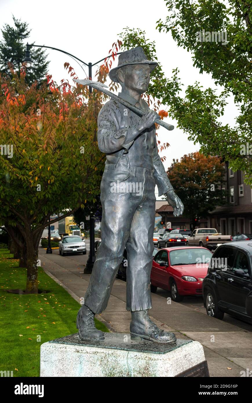 Lumberjack statue in Shelton, Washington, commemorating people in the