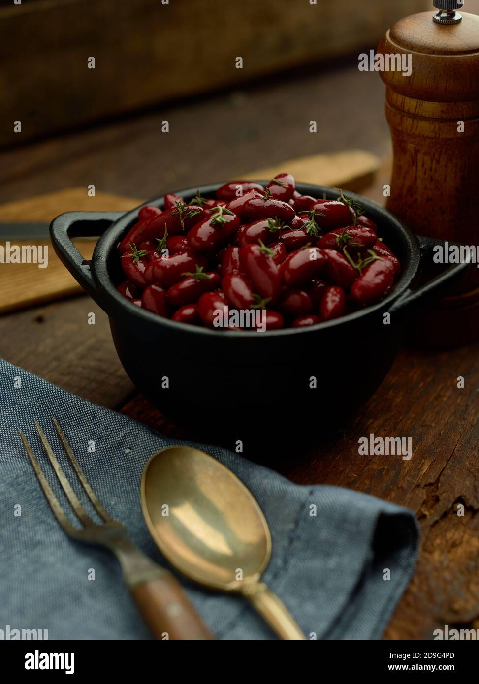 Red Kidney Beans in a Cast Iron Crock Stock Photo Alamy