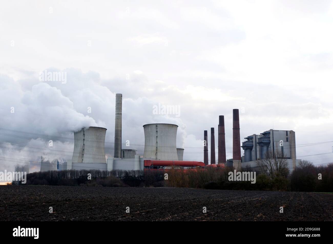 Braunkohlekraftwerk im Rheinischen Braunkohlerevier, Neurath, Nordrhein-Westfalen, Deutschland, Gevenbroich Stock Photo