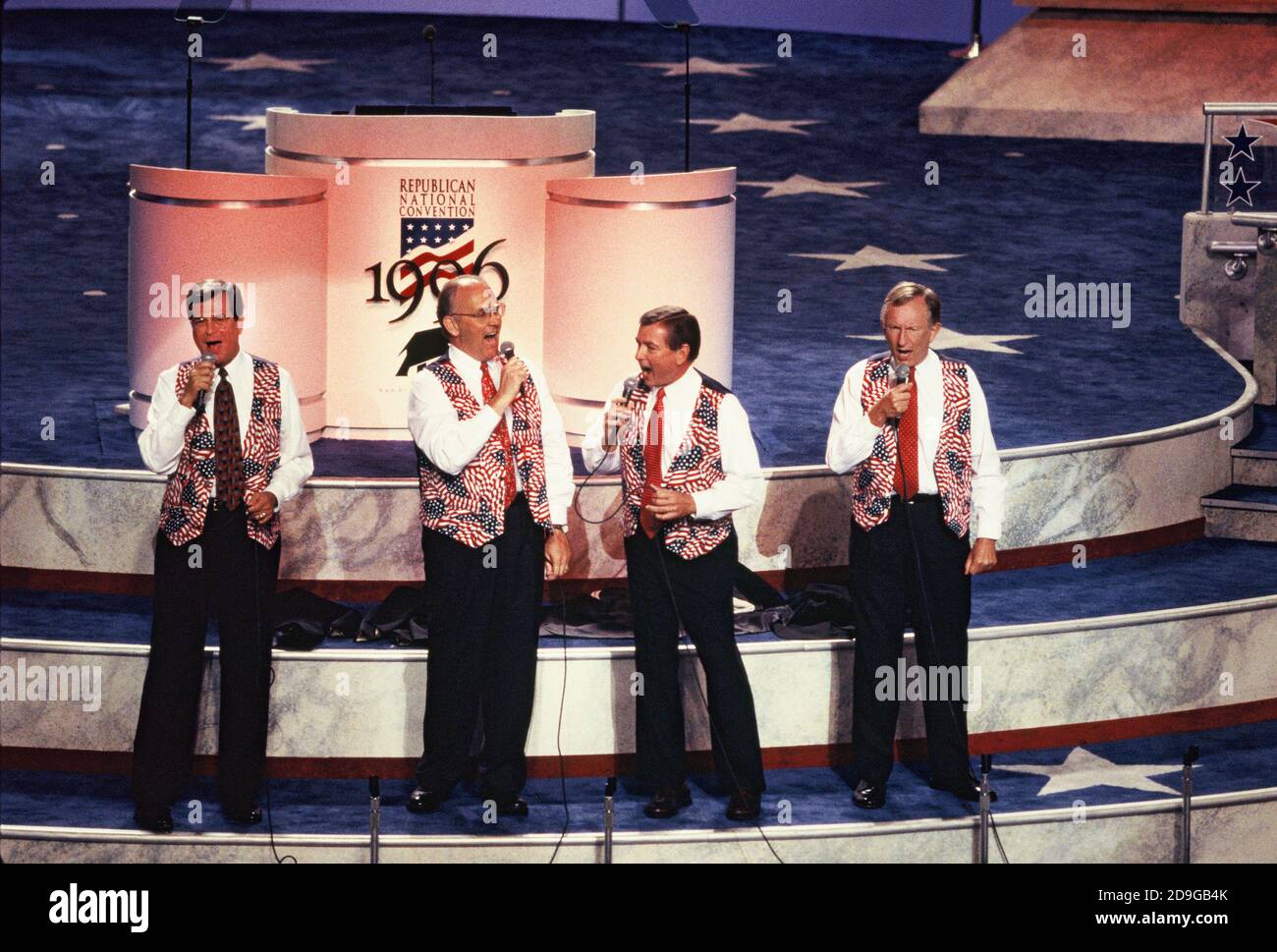 The Singinbg Senatrors,  Senators Trent Lott, Larry Craig, John Ashcroft and Jim Jeffords. at the 1996 Republican Convention Photo by Dennis Brack bb73 Stock Photo