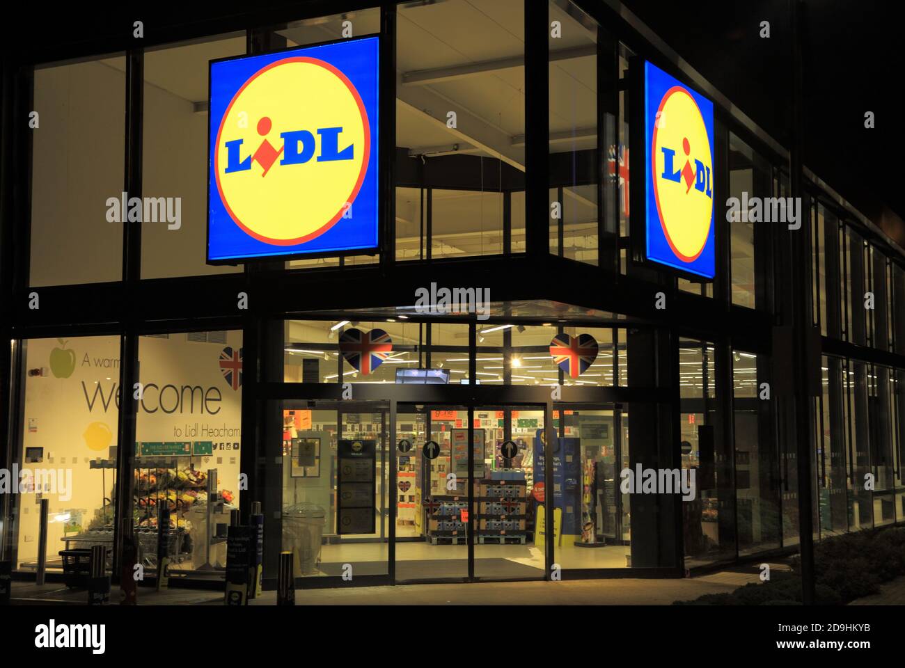 Lidl, Supermarket, sign, illuminated, night, England, UK Stock Photo