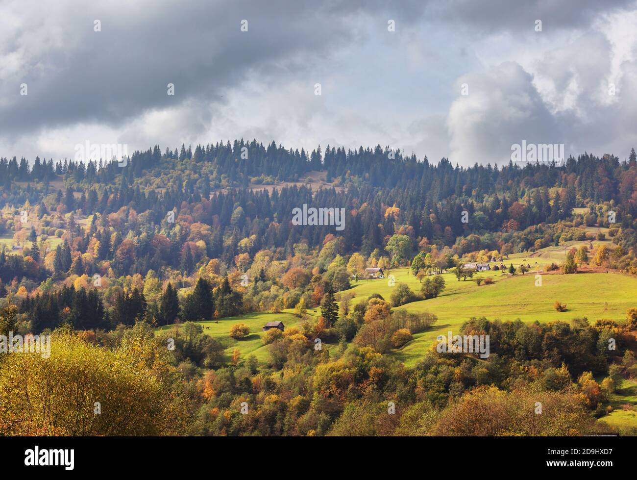 Autumn scene of mountain village, autumn season in Carpathians Stock ...
