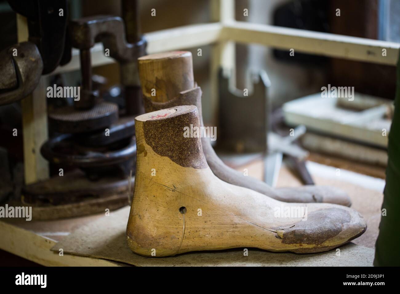 Moldings, wooden shoe lasts, handmade, shoemaker Stock Photo - Alamy