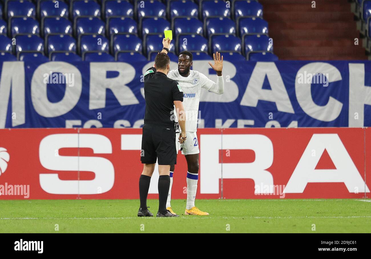 Red card football hi-res stock photography and images - Alamy