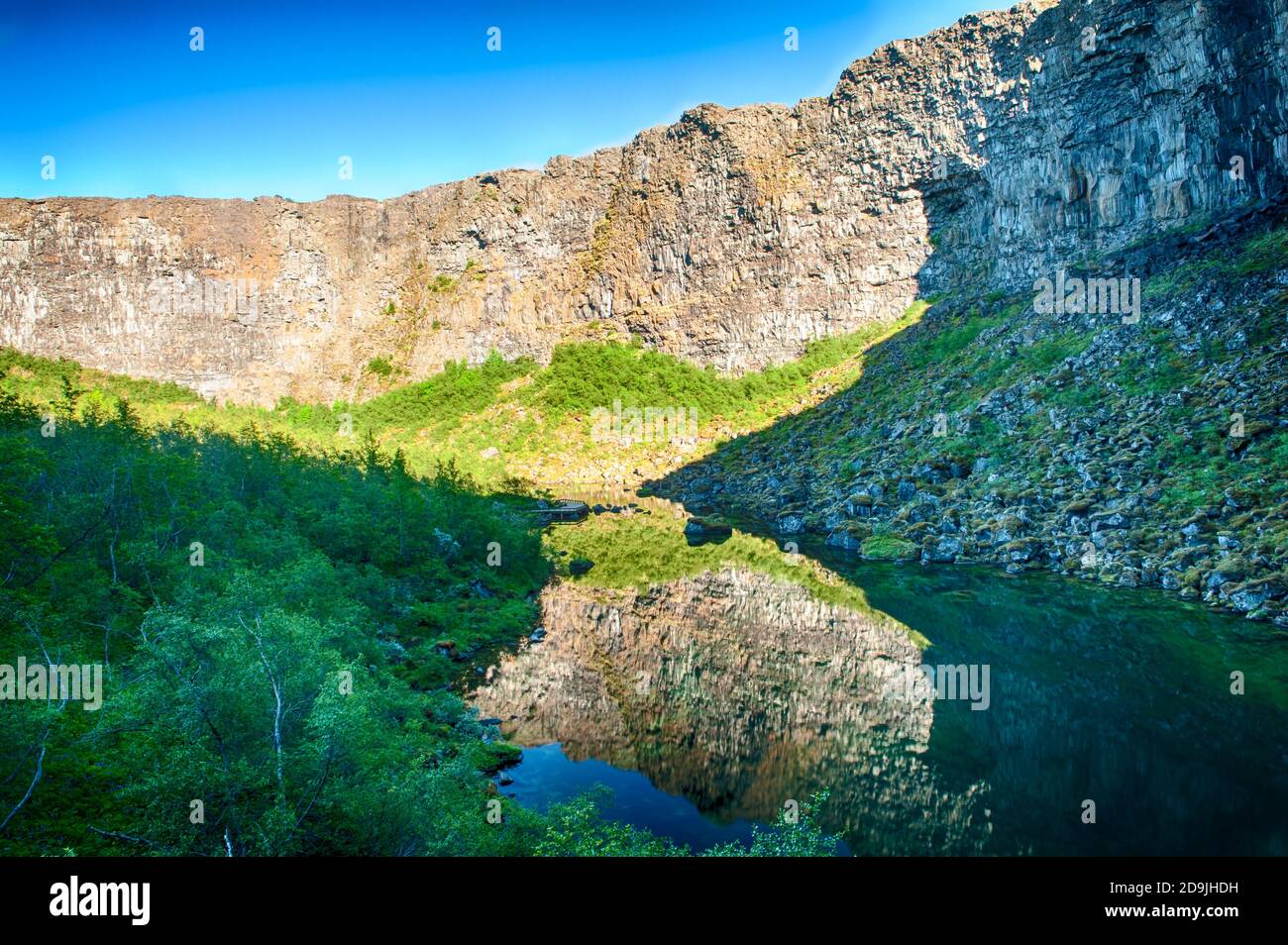 Horse up a steep hill hires stock photography and images Alamy