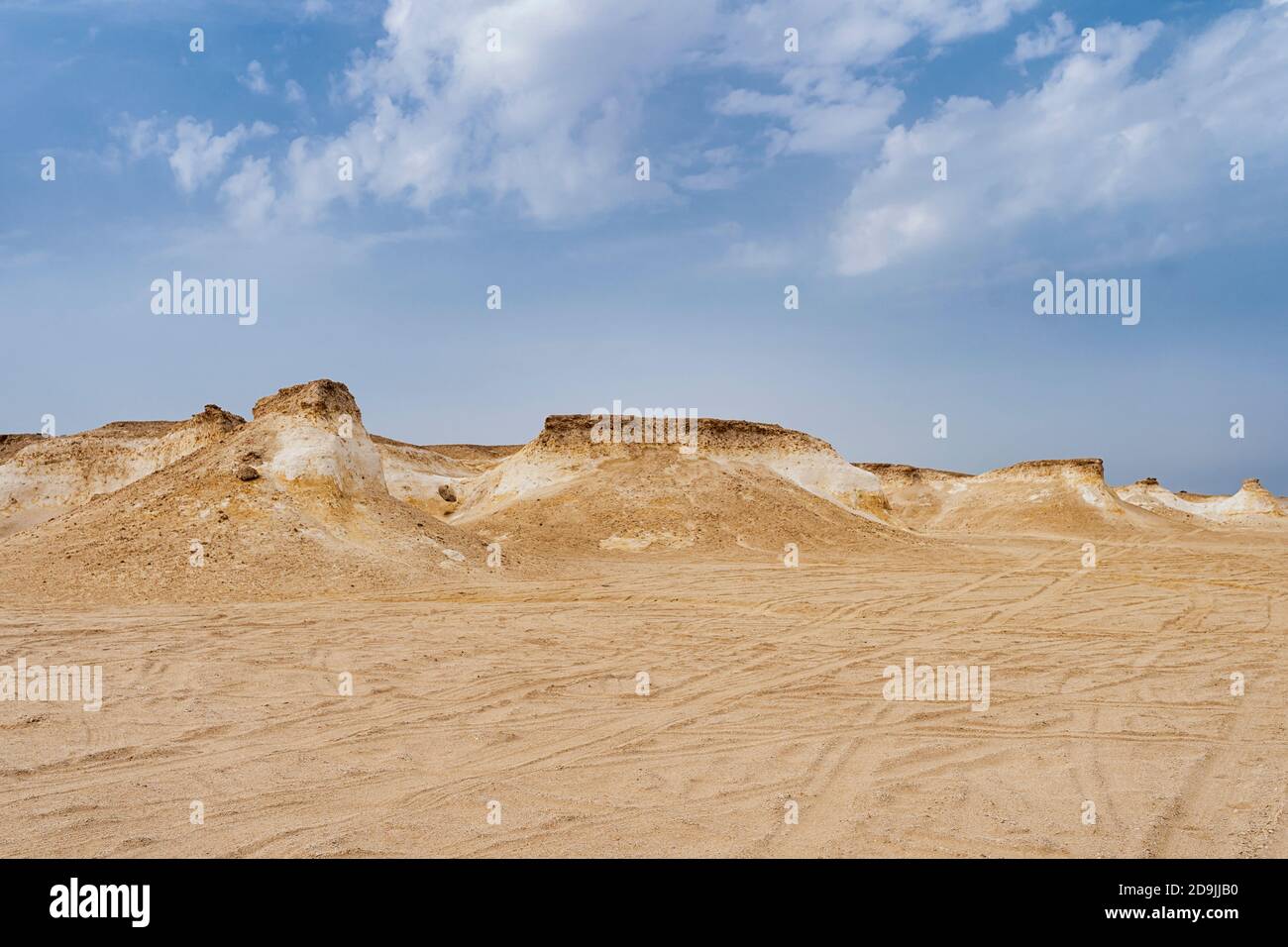 Qatar Desert High Resolution Stock Photography And Images Alamy