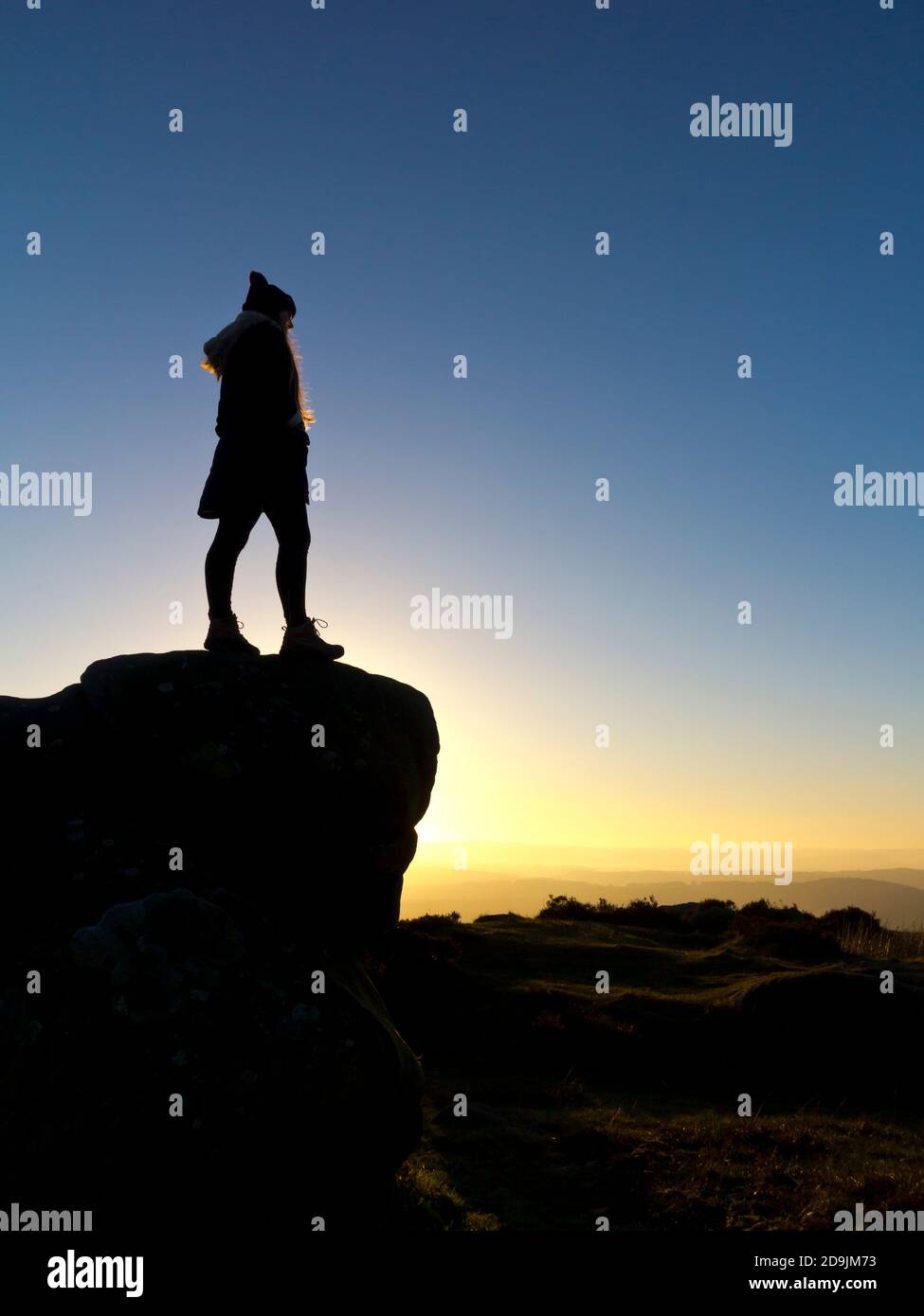 Girl hiker silhouette hi-res stock photography and images - Alamy