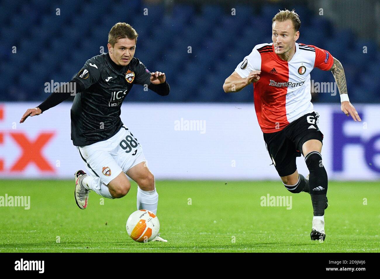Rotterdam, The Netherlands. 5th Nov, 2020. Ivan Oblyakov of CSKA Moskva, Mark Diemers of Feyenoord during the UEFA Europa League, Group Stage, Group K football match between Feyenoord and CSKA Moskva on november 5, 2020 at De Kuip stadium in Rotterdam, The Netherlands - Photo Yannick Verhoeven/Orange Pictures/DPPI/LM Credit: Paola Benini/Alamy Live News Stock Photo