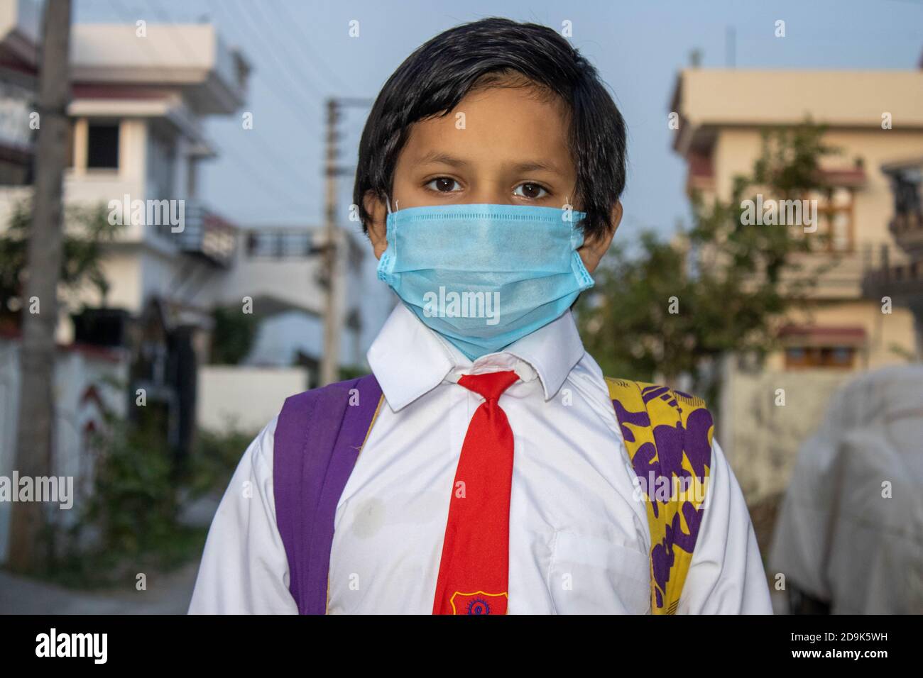 Kid wearing mask at school hi-res stock photography and images - Alamy