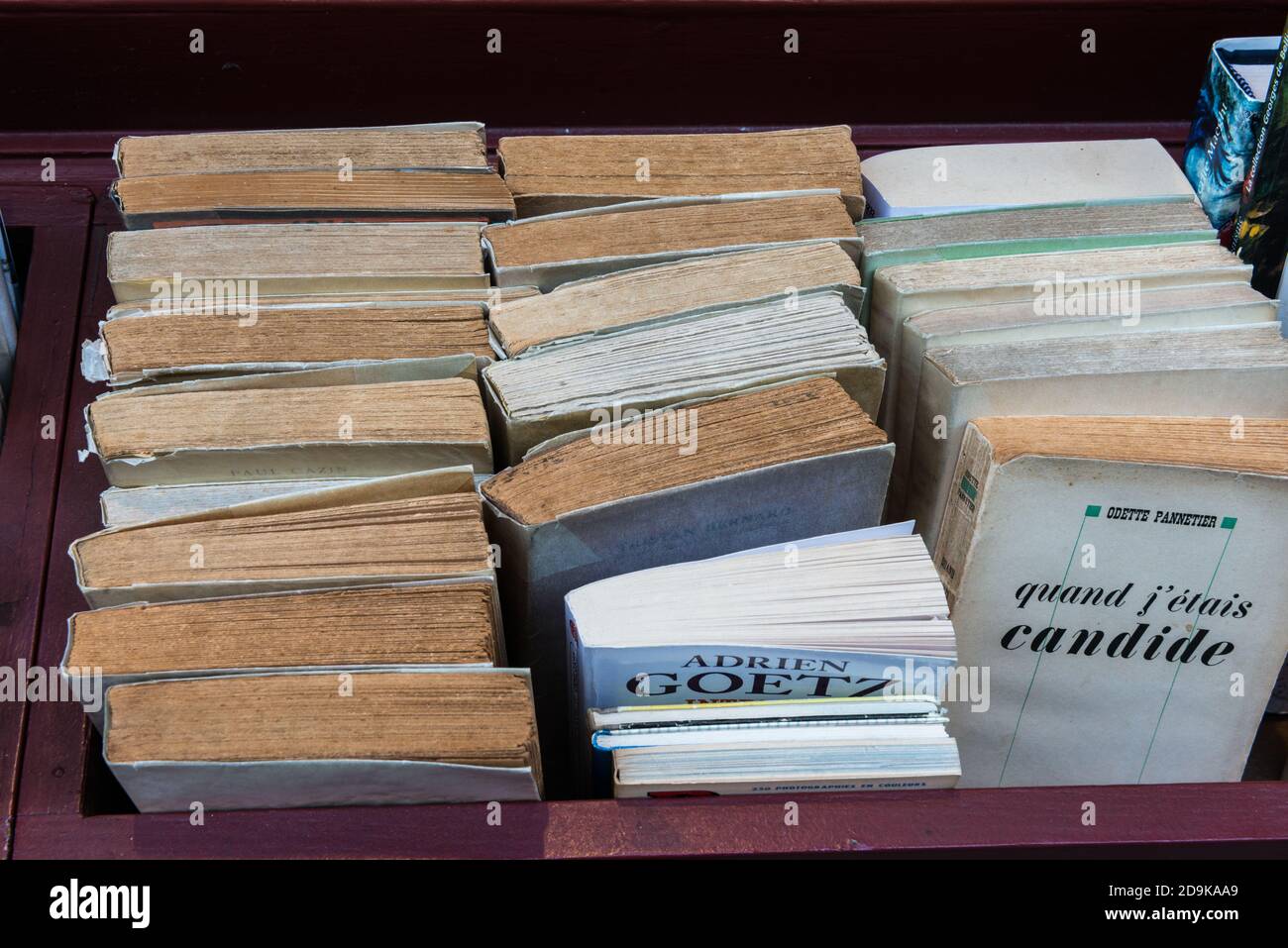 Second hand books collection hi res stock photography and images Alamy