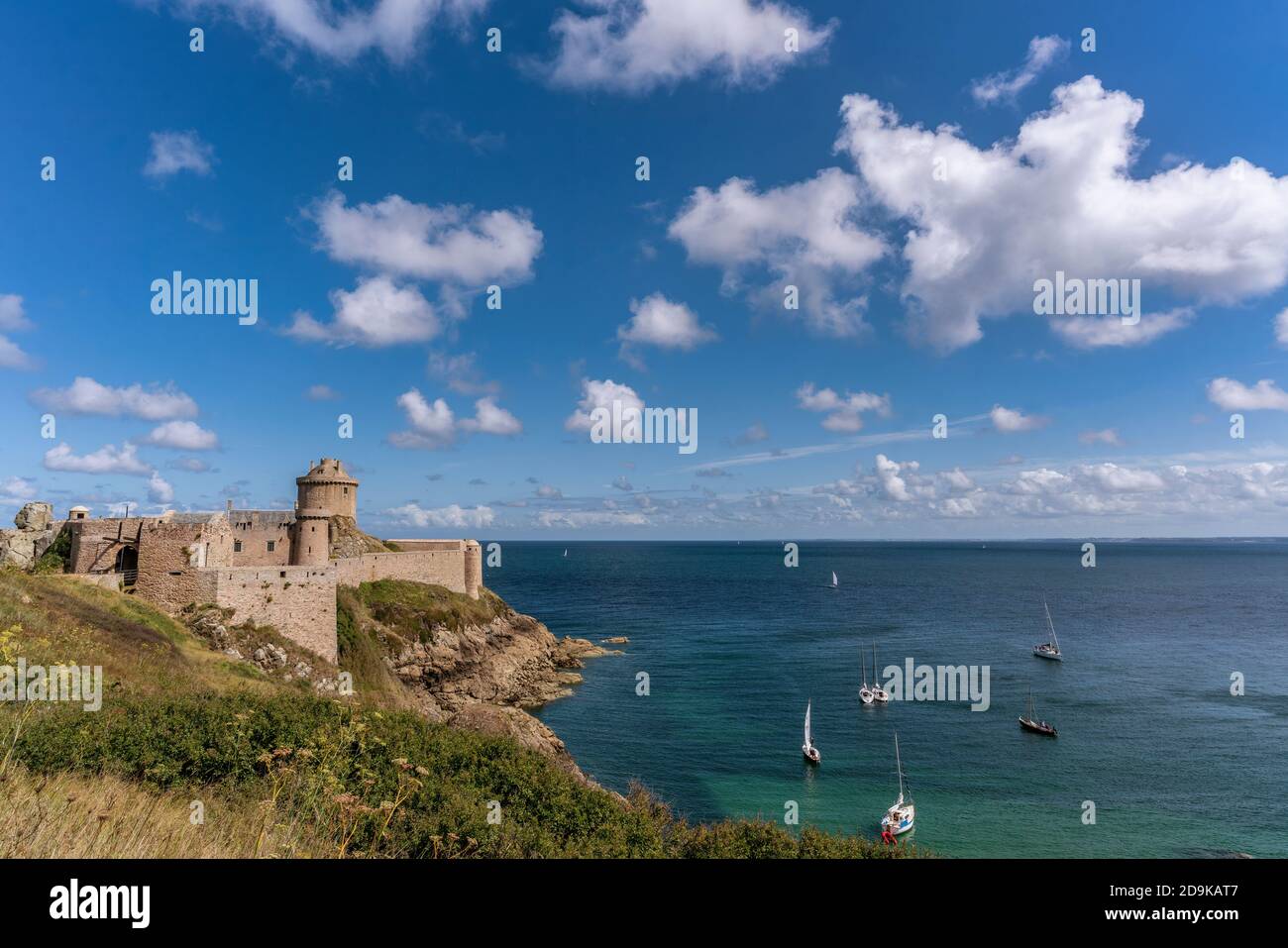 Felsenburg Fort La Latte, Chateau de la Roche Goyon, Cap Frehel, Filmkulisse " Die Wikinger" mit Kirk Douglas und Sat 1 Produktion " Tristan und Isol Stock Photo