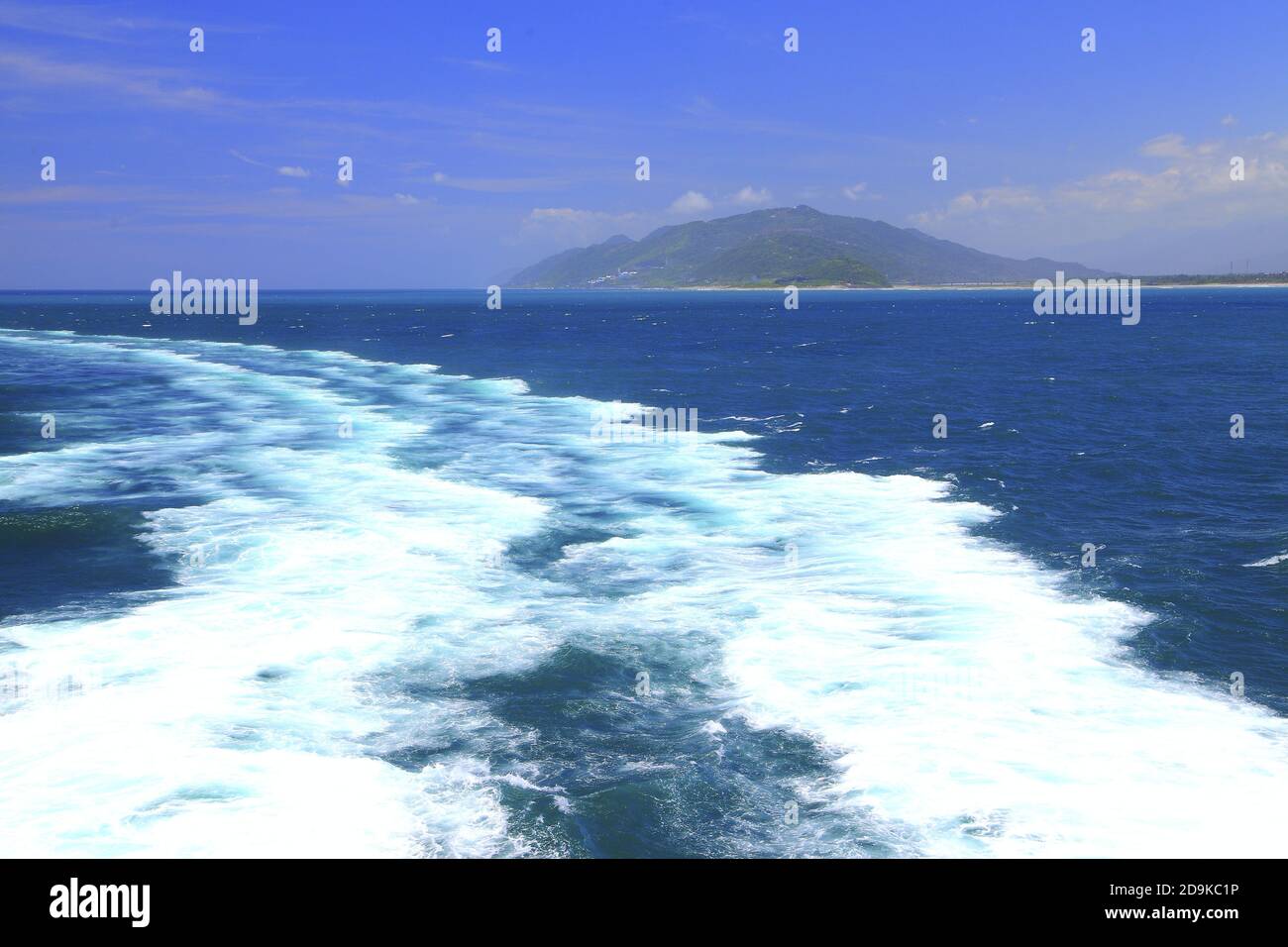Hualien port mountains hi-res stock photography and images - Alamy
