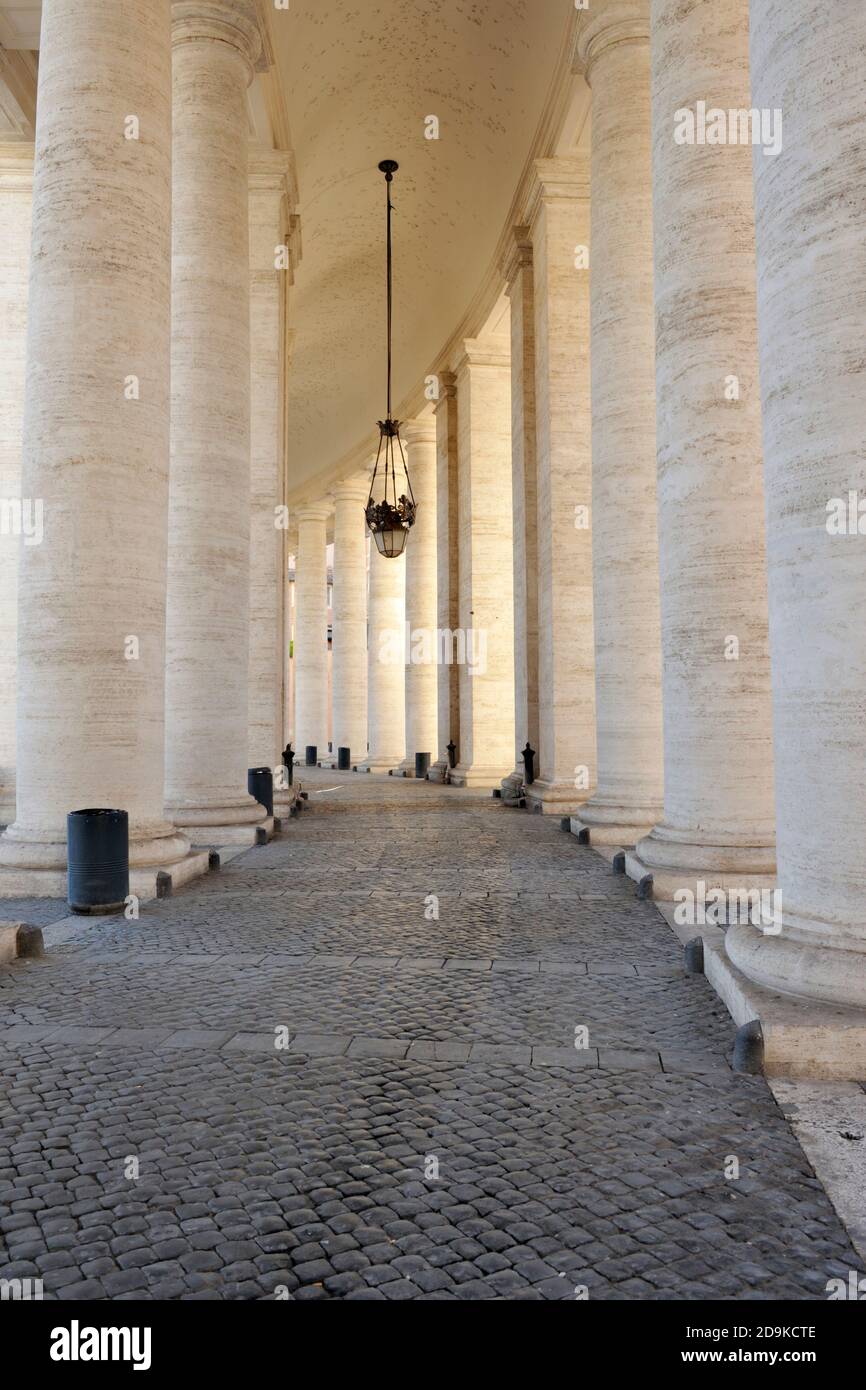 italy, rome, st peter's square, bernini colonnade Stock Photo Alamy