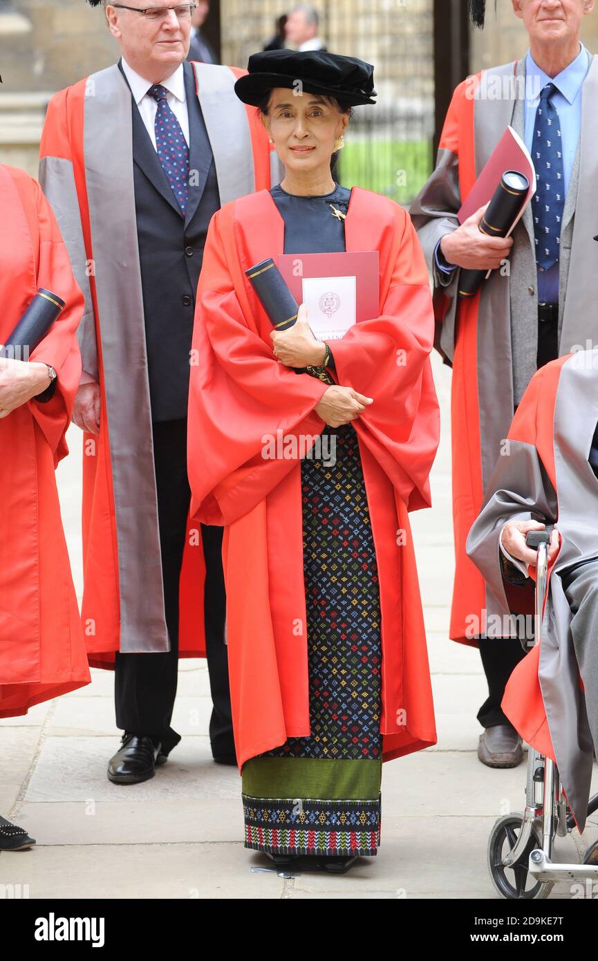 Aung San Suu Kyi receives an honorary doctorate from Oxford University during the annual Encaenia ceremony. 20th June 2012 © Paul Treadway Stock Photo