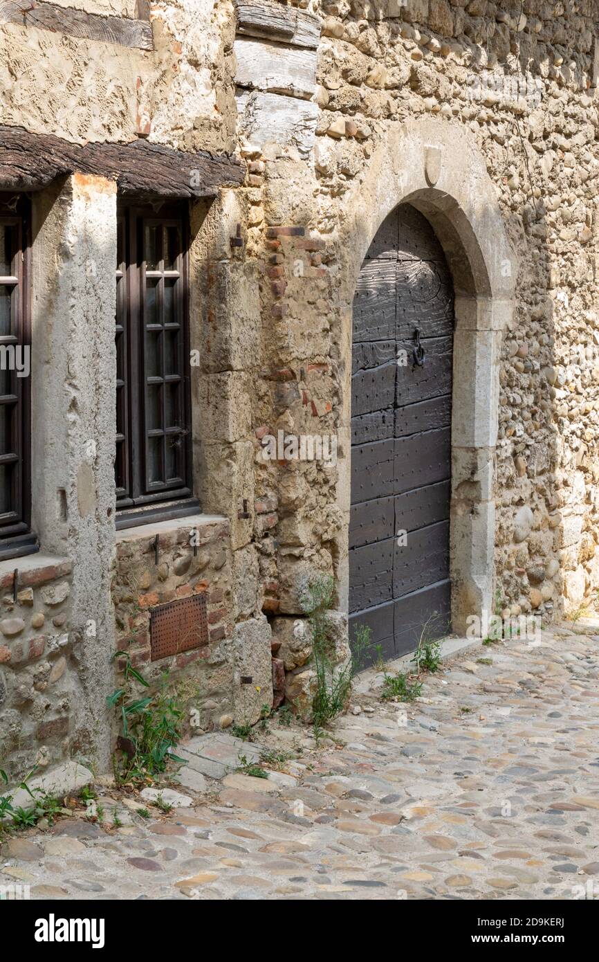 medieval city of perouges Stock Photo - Alamy