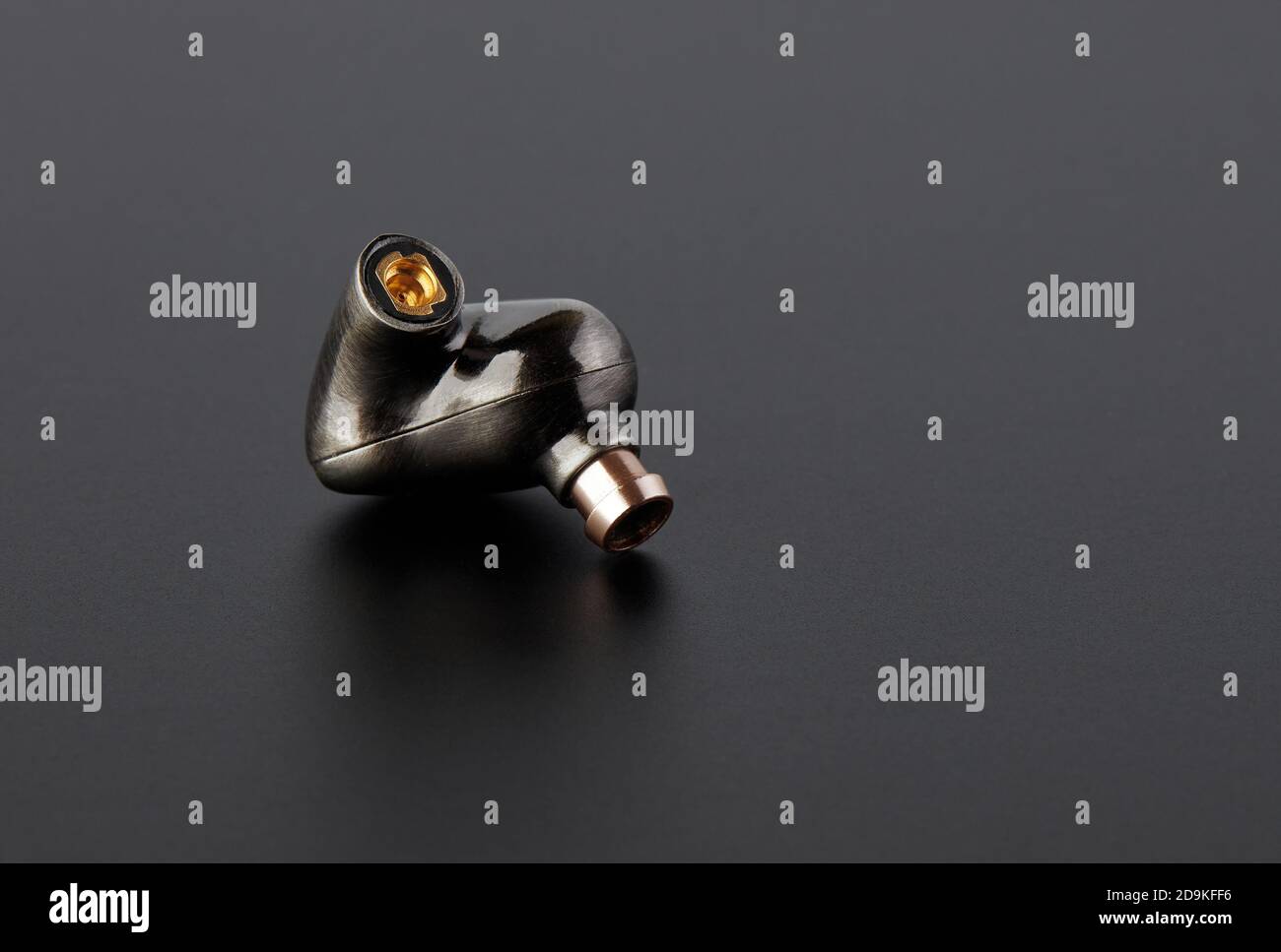 Audiophile inear earphone with MMCX connector. high quality sound