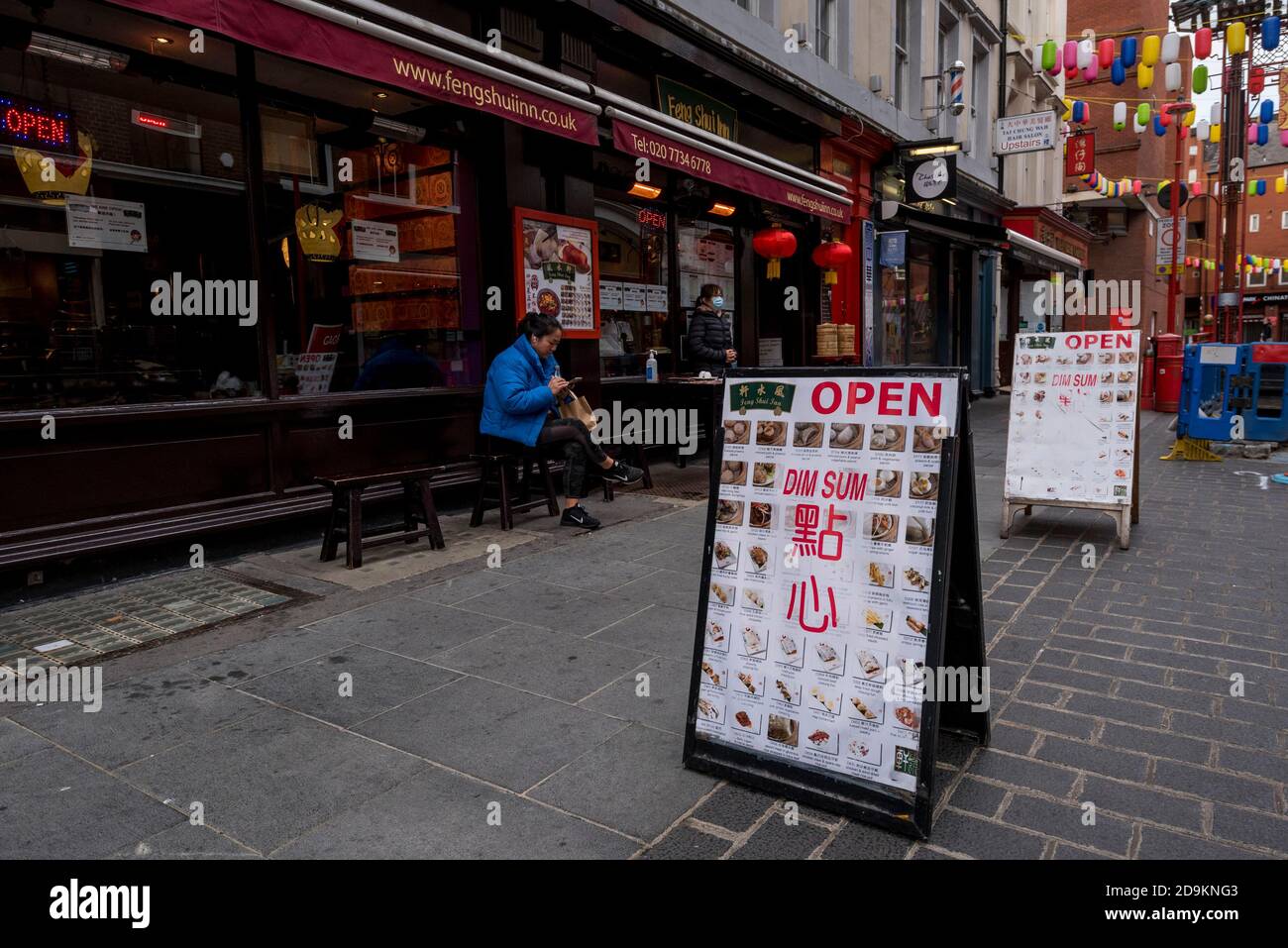 London, UK.  6 November 2020. Takeaway dim sum available at a restaurant in a quiet Chinatown on day 2 of the second day of lockdown in England imposed by the UK government.  Restrictions are expected to last until 2 December in an attempt to control the spread of the ongoing coronavirus pandemic.  Credit: Stephen Chung / Alamy Live News Stock Photo