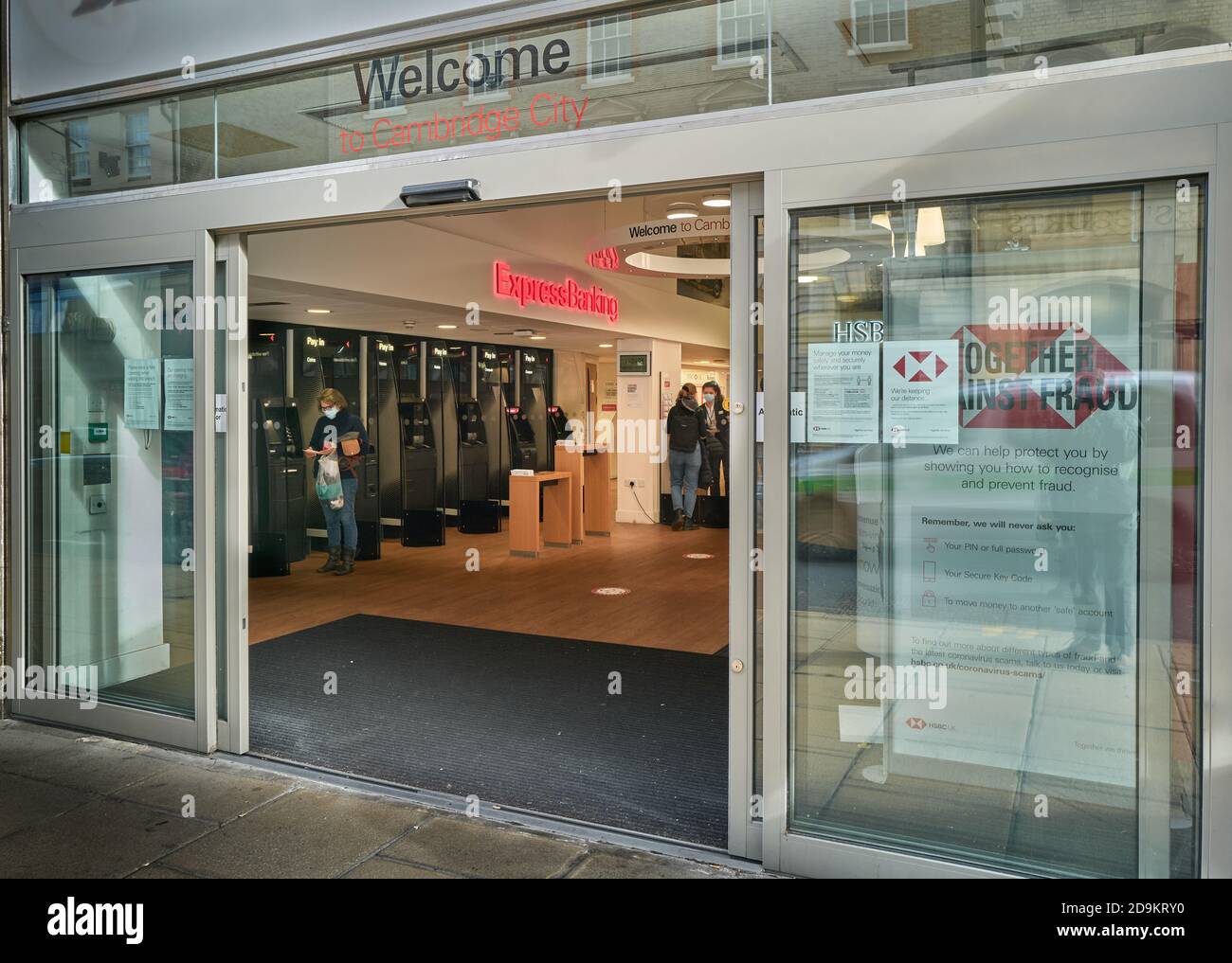 Hsbc and interior hi-res stock photography and images - Alamy