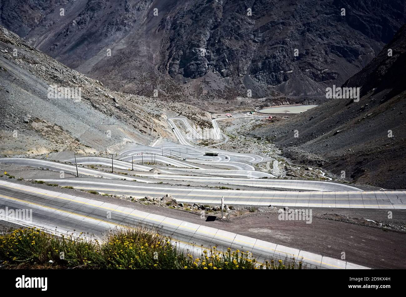 Serpentine road Caracoles Juncal, near valley of Río Juncalillo. Curvy mountain road with many curves going down. Near Chile and Argentina border Stock Photo