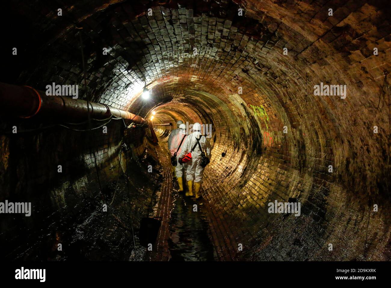 Ruhr area, North Rhine-Westphalia, Germany, sewer network transmission, inspection of an old, brick-built sewer in need of rehabilitation. Stock Photo