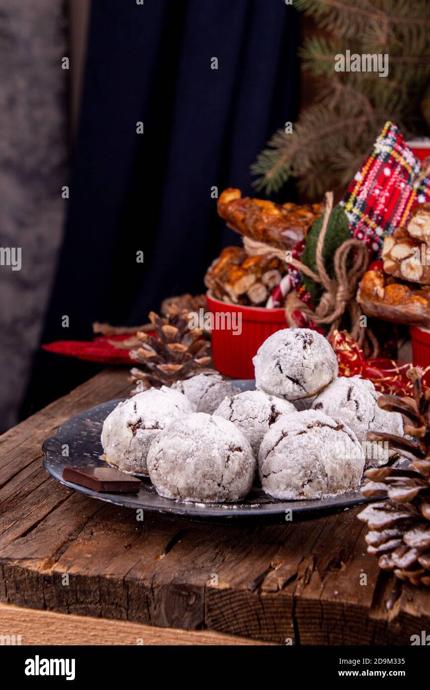 Traditional Christmas Almond Chocolate Snowballs Cookies Biscuits Covered Icing Sugar Powder Russian Tea Cakes Mexican Wedding Cookies Butterballs Stock Photo Alamy