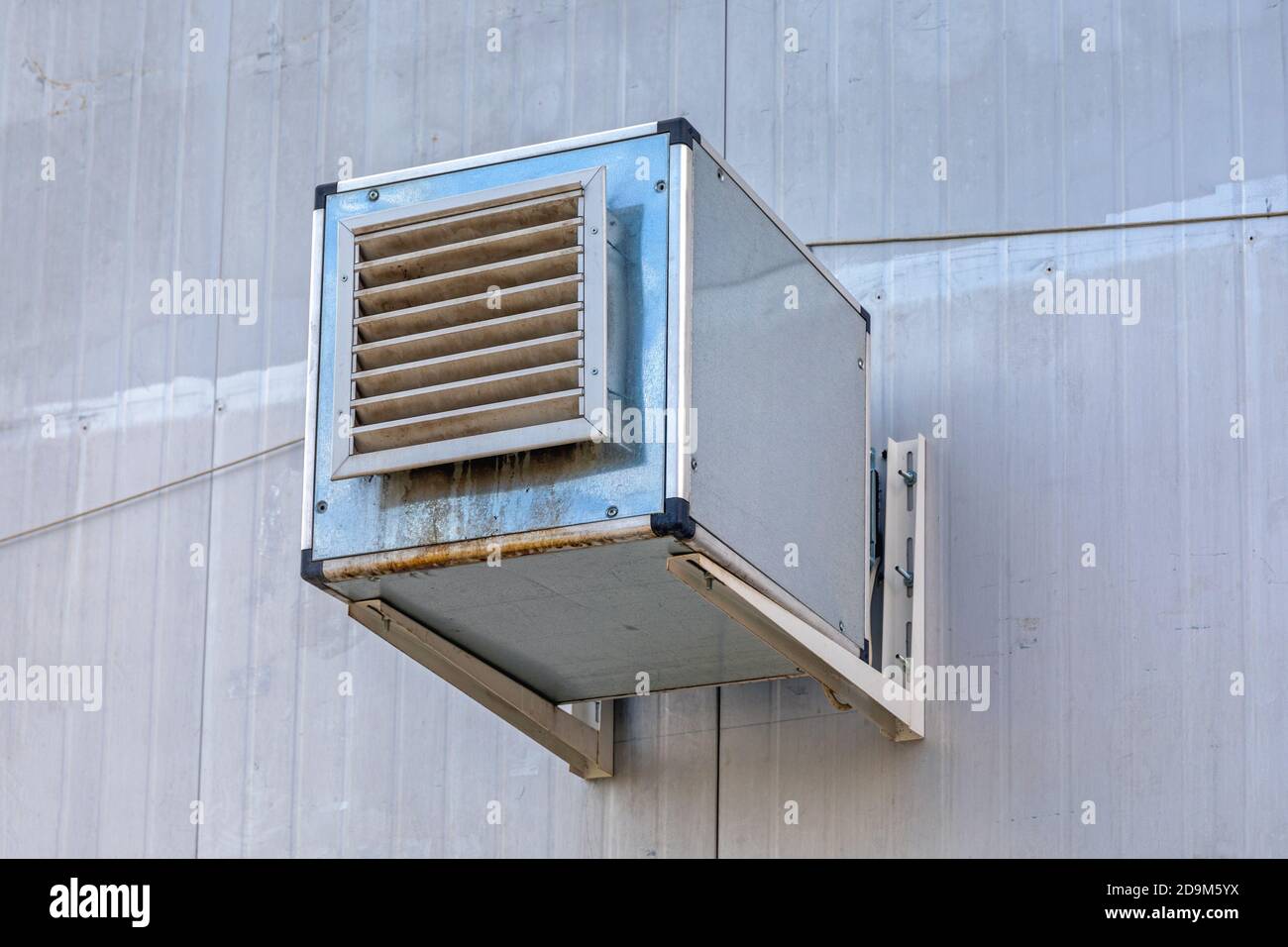 External Hvac Unit Box Mounted at Wall Stock Photo - Alamy