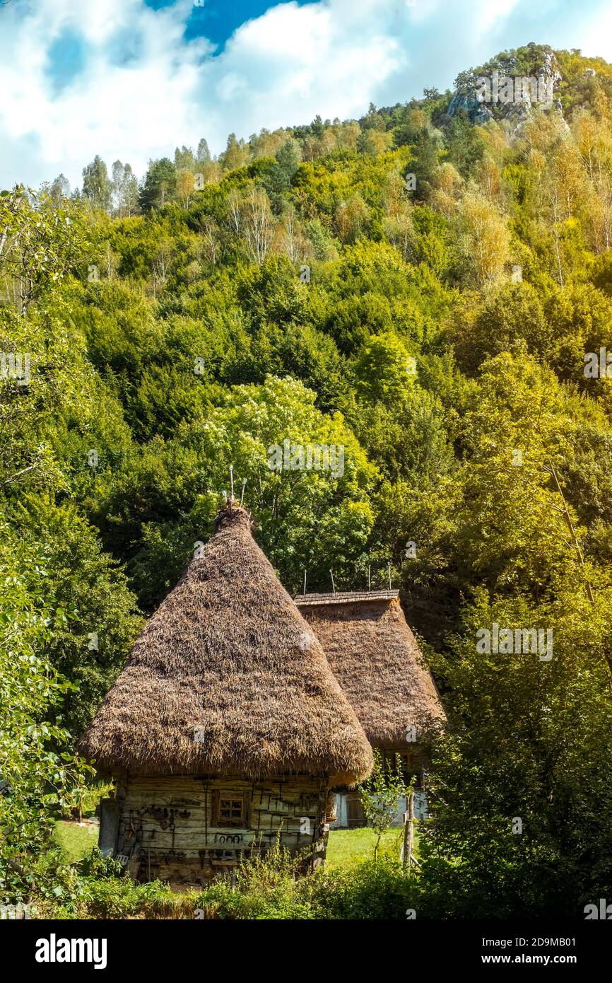 Traditional Romanian village with old house straw roofing, Cheia village,  Trascau mountains, Alba county, Romania Stock Photo - Alamy