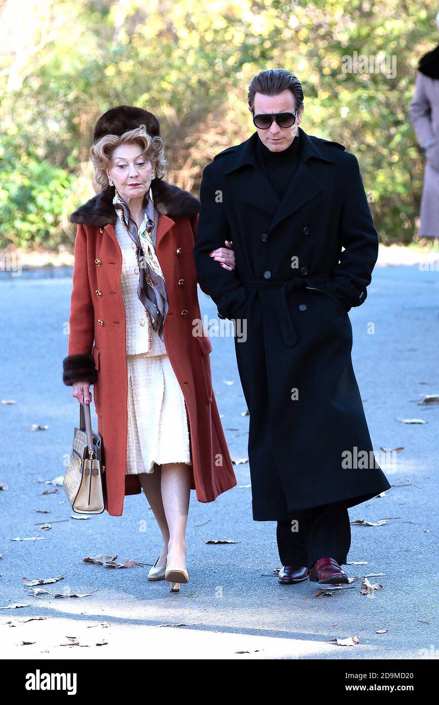 New York Ny Usa 5th Nov 2020 Ewan Mcgregor Kelly Bishop On Location For Simply Halston Netflix Series Film Shoot Central Park New York Ny November 5 2020 Credit Rcf Everett Collection Alamy Live