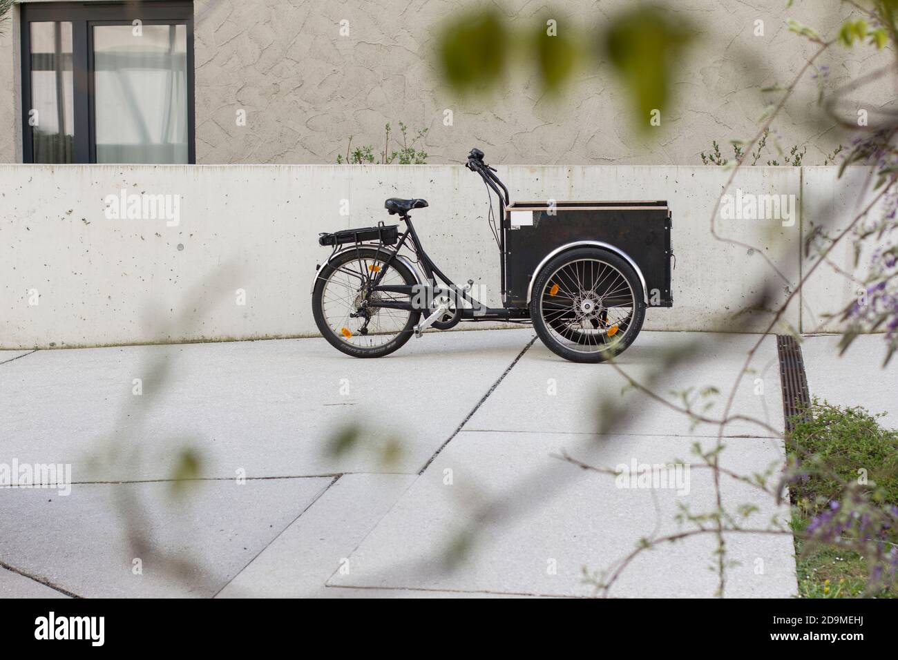 Free cargo bike hi-res stock photography and images - Alamy
