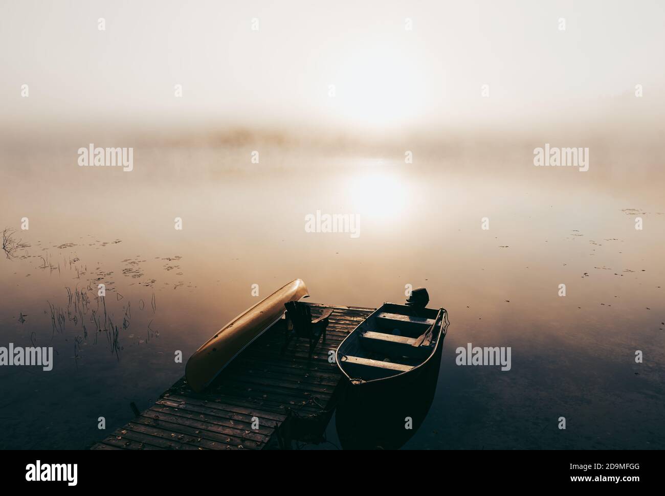 canoe-tied-up-hi-res-stock-photography-and-images-alamy
