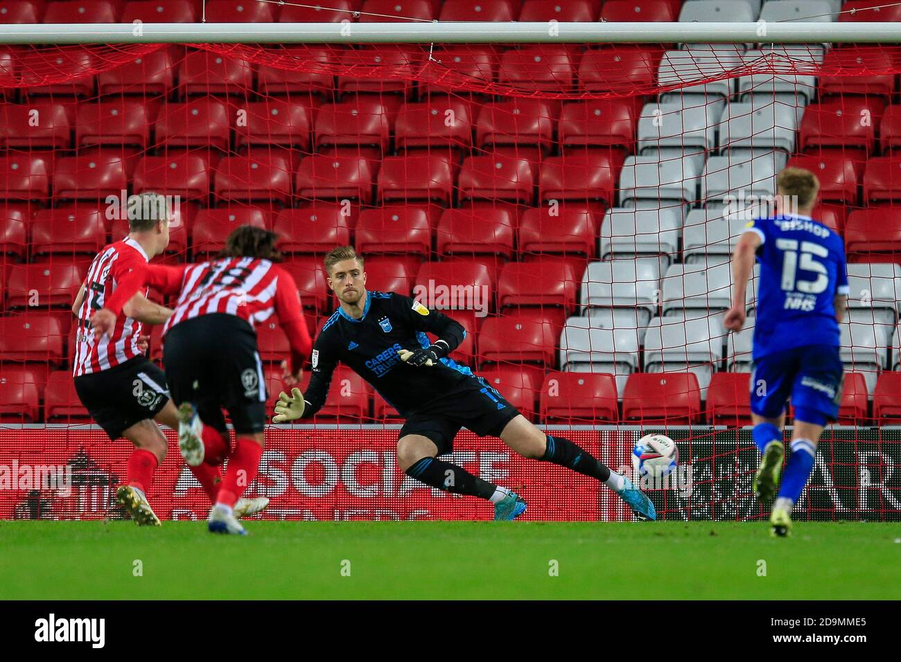 GOAL Grant Leadbitter (23) of Sunderland scores a penalty to make it 2-1 Stock Photo