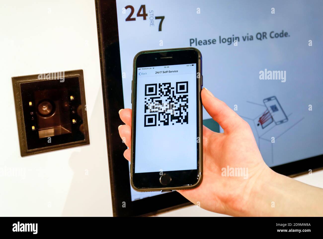 Mobile payment with mobile phone and QR code, QR code scanner in the Urban Store at the Wanzl exhibition stand, Euroshop trade fair, Düsseldorf, North Rhine-Westphalia, Germany Stock Photo