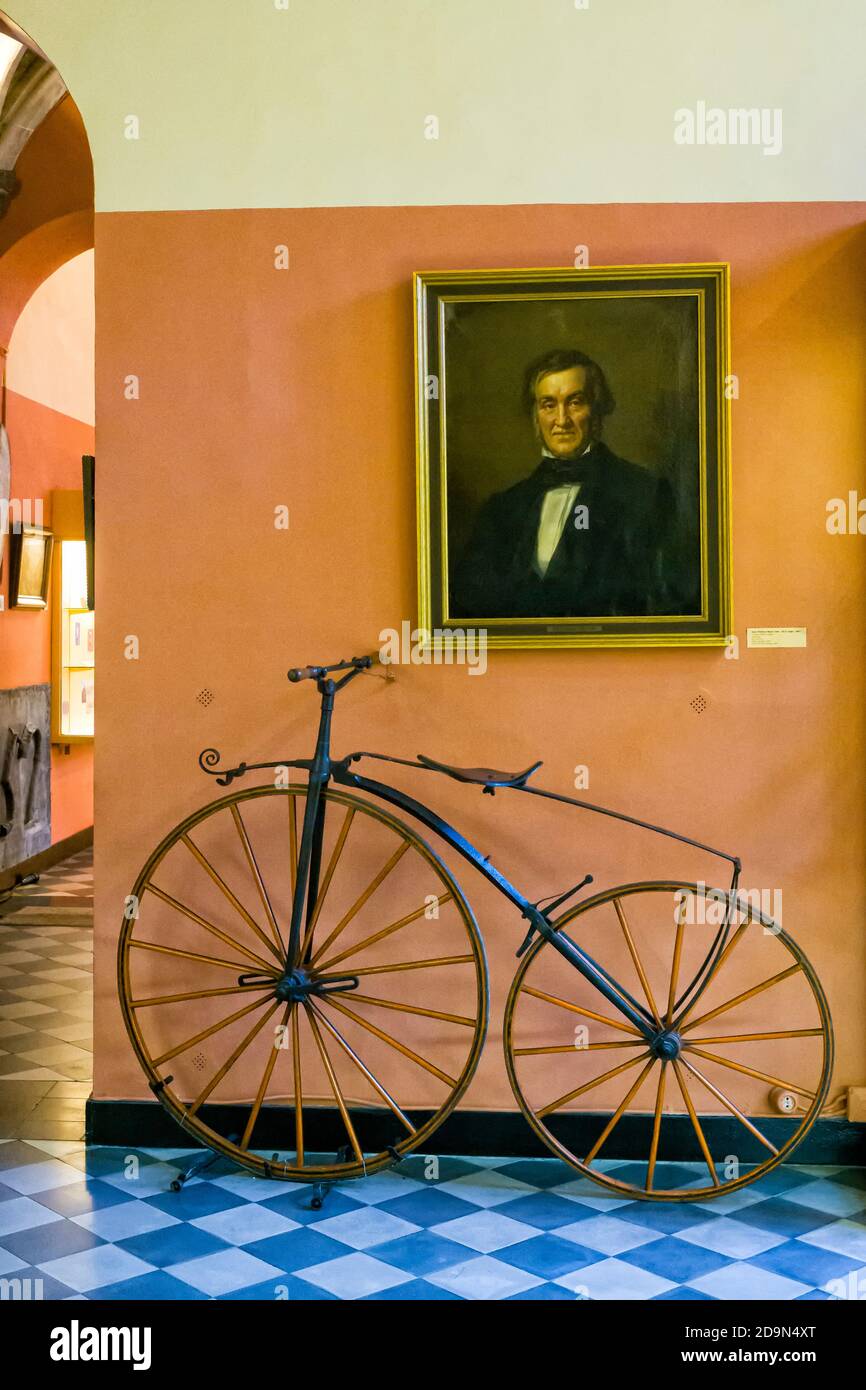Belgien, Huy, Musée Communal, historic bicycle Stock Photo
