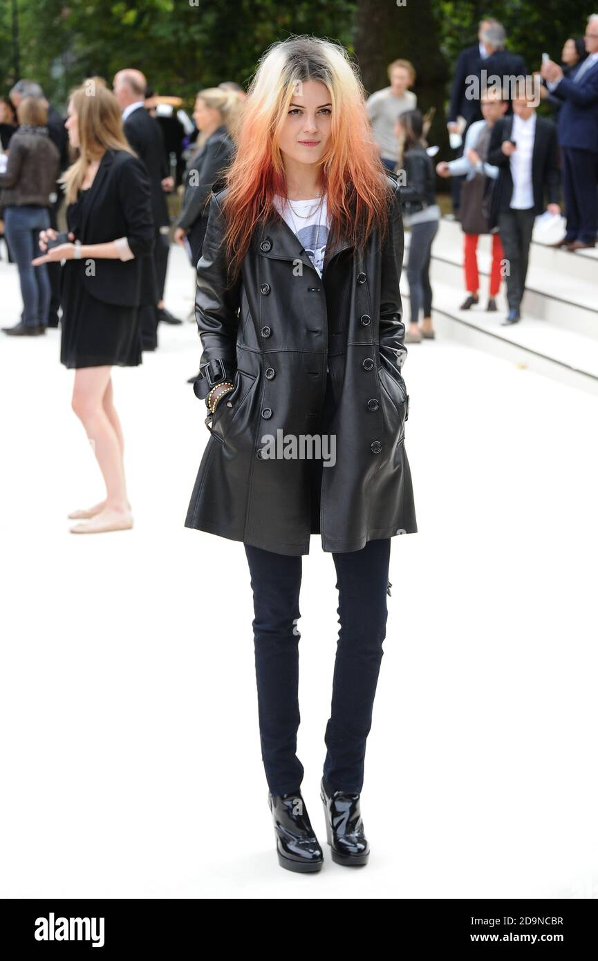 Alison Mosshart attends the Burberry Prorsum Spring/Summer 2013 Womenswear Fashion Show, Kensington Gardens, London. © Paul Treadway Stock Photo