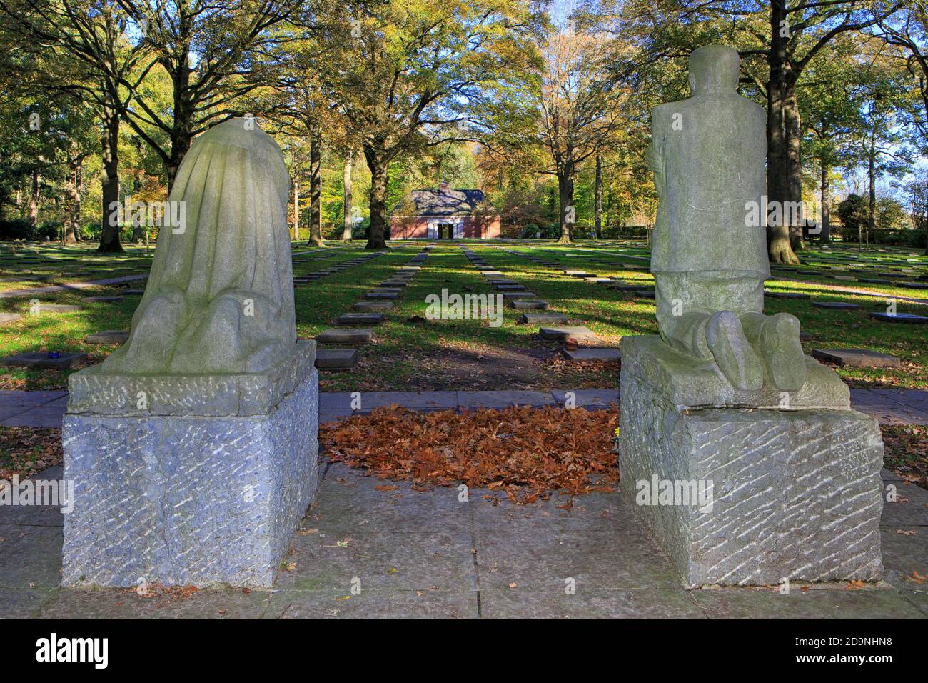 The Grieving Parents by Käthe Kollwitz (1867-1945) at Vladslo German war cemetery - Deutscher Soldatenfriedhof Vladslo in Diksmuide, Belgium Stock Photo
